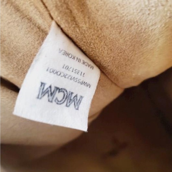 MCM
Logo Jacquard Leather Shoulder Bag W/COA - Picture 9 of 10